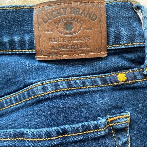 🍀LUCKY BRAND 🍀Blue jeans America . Size 4/27 Regular. - Picture 2 of 13